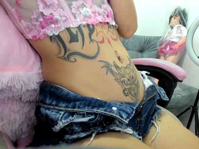Jeniferbody webcam