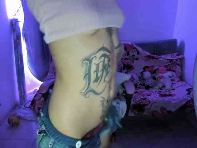 Jeniferbody webcam