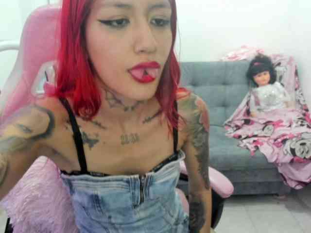 Jeniferbody webcam
