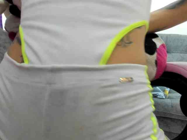 Jeniferbody webcam