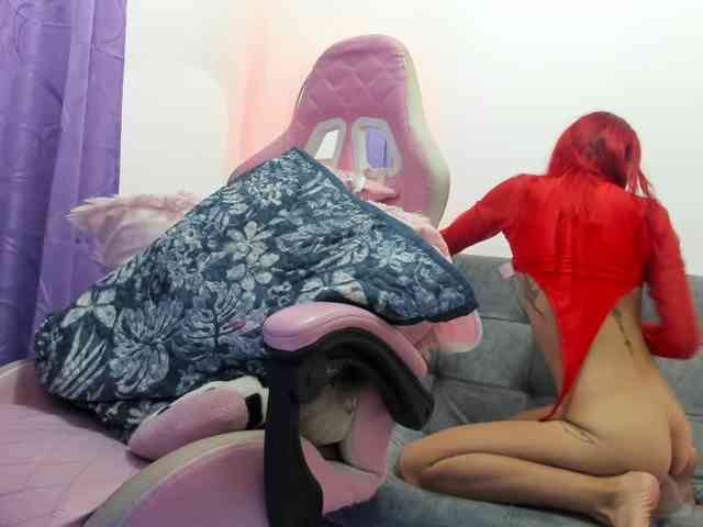Jeniferbody webcam