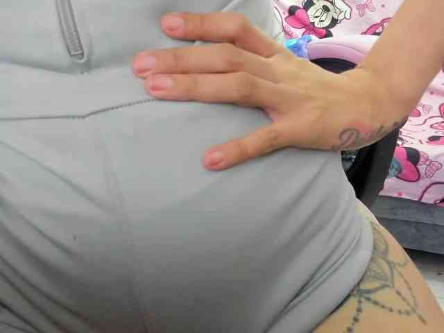 Jeniferbody webcam