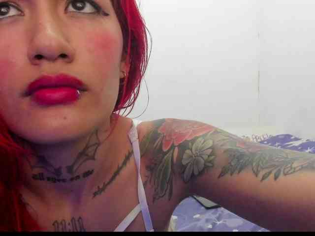 Jeniferbody webcam