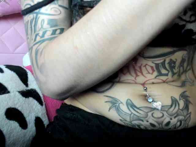 Jeniferbody webcam