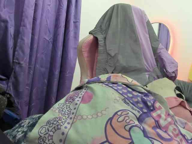 Jeniferbody webcam