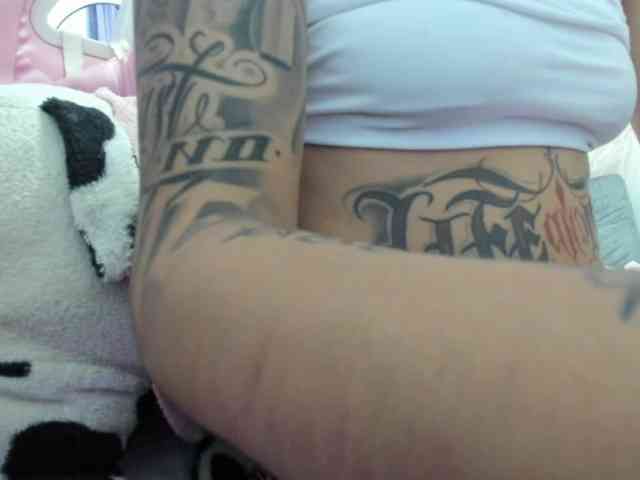 Jeniferbody webcam