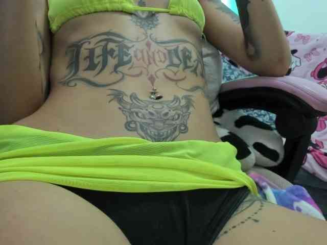 Jeniferbody webcam
