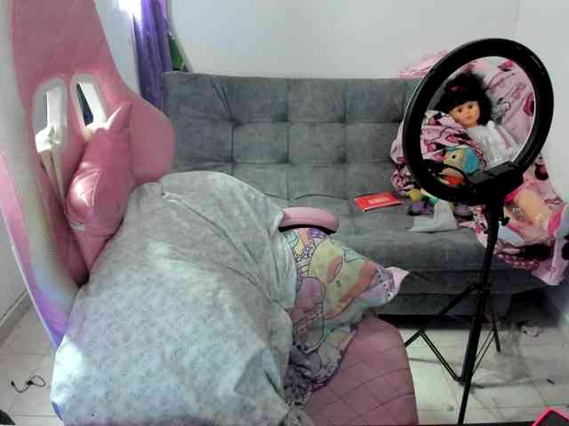 Jeniferbody webcam