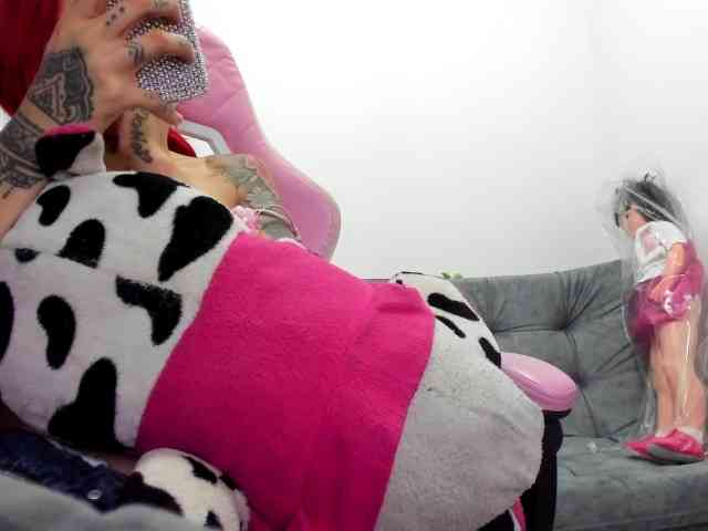 Jeniferbody webcam