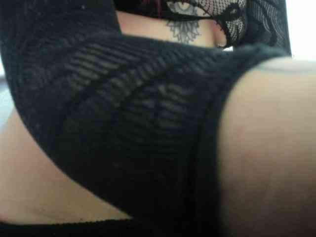 Jeniferbody webcam