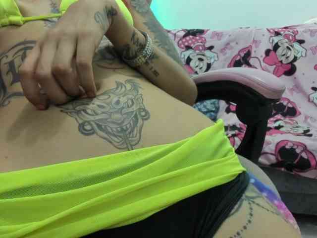 Jeniferbody webcam