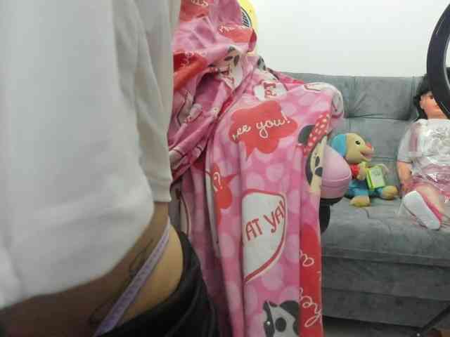 Jeniferbody webcam