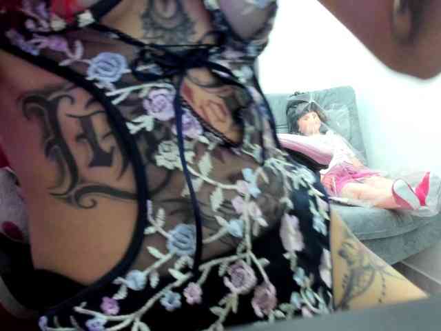 Jeniferbody webcam