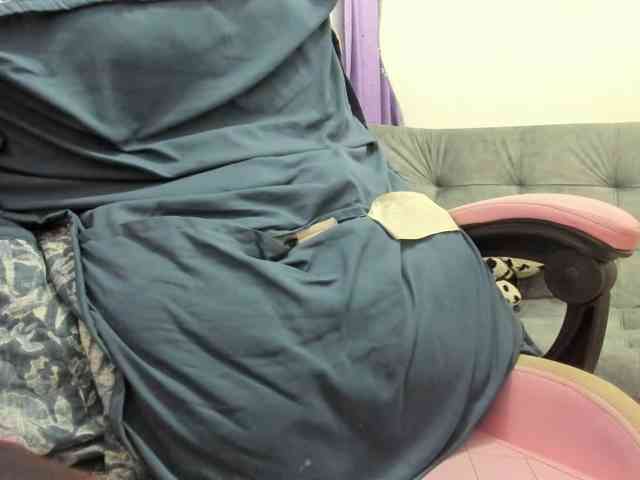 Jeniferbody webcam