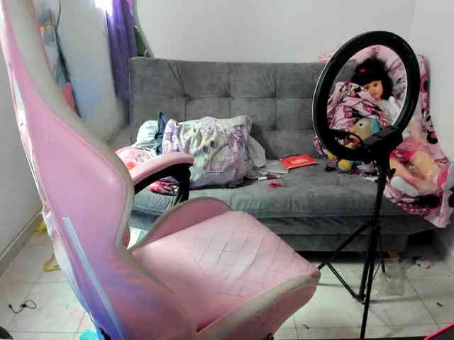 Jeniferbody webcam