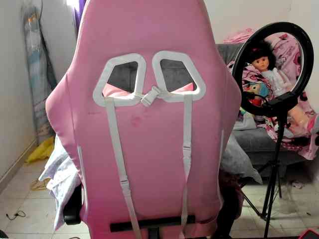 Jeniferbody webcam
