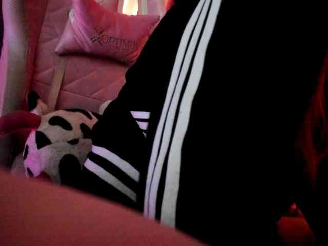 Jeniferbody webcam