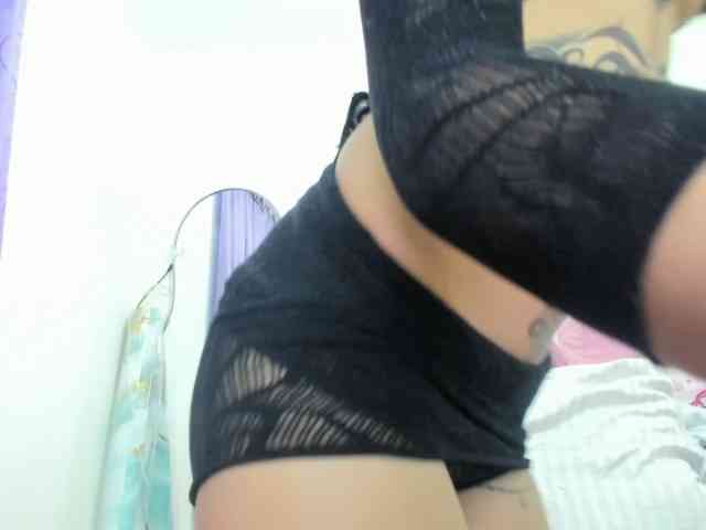 Jeniferbody webcam