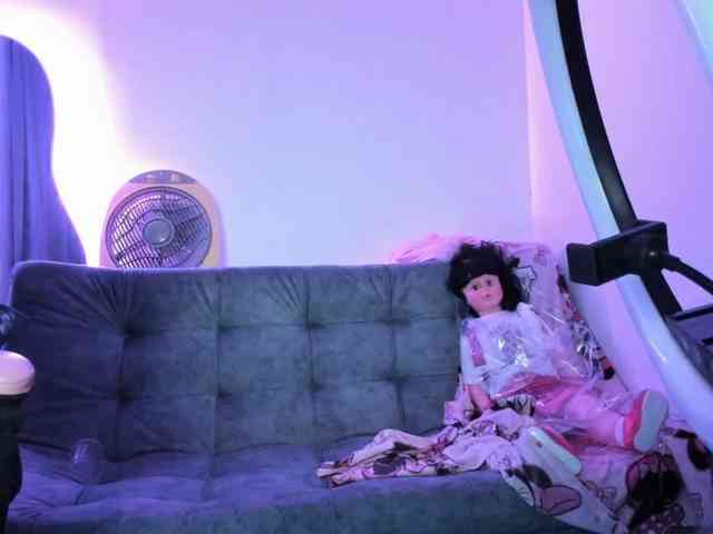 Jeniferbody webcam