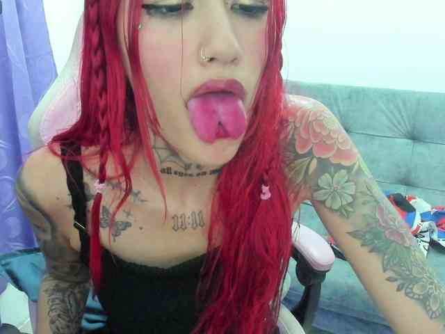 Jeniferbody webcam