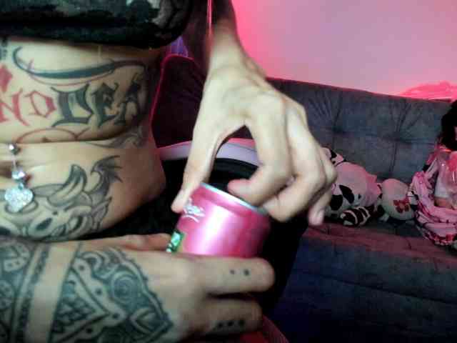 Jeniferbody webcam
