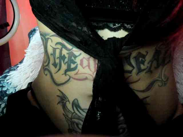 Jeniferbody webcam