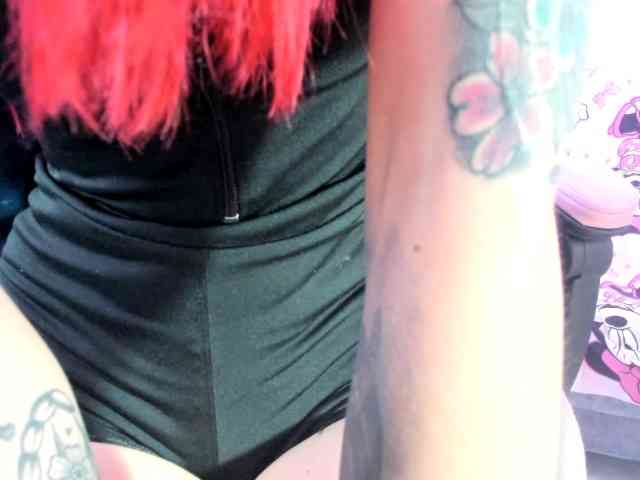 Jeniferbody webcam