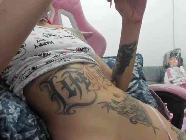Jeniferbody webcam