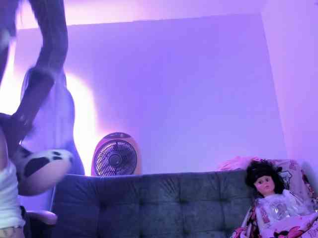 Jeniferbody webcam