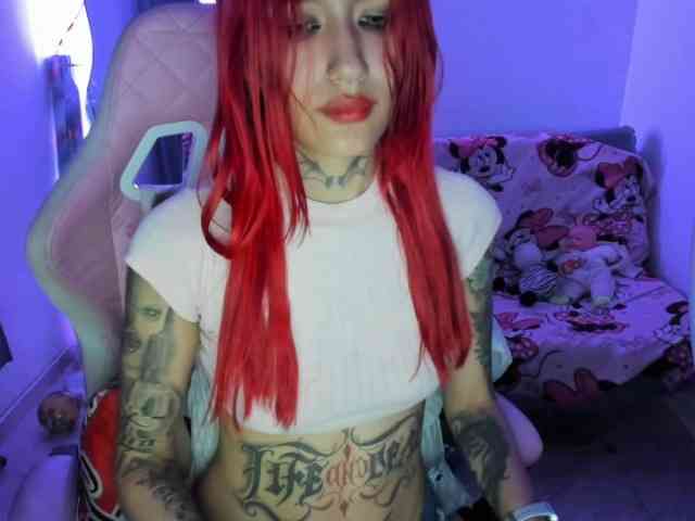 Jeniferbody webcam