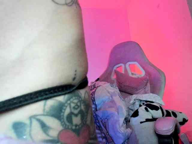 Jeniferbody webcam