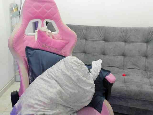 Jeniferbody webcam