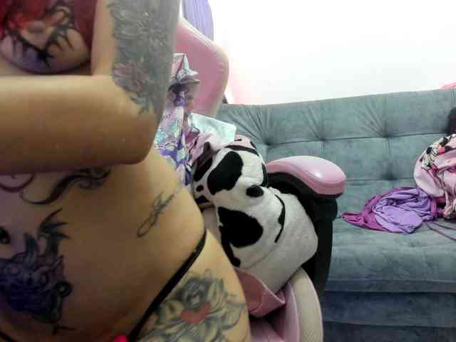 Jeniferbody webcam