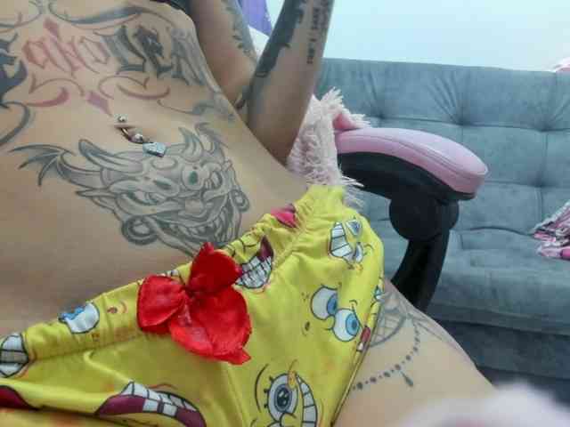 Jeniferbody webcam