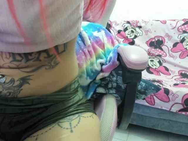 Jeniferbody webcam