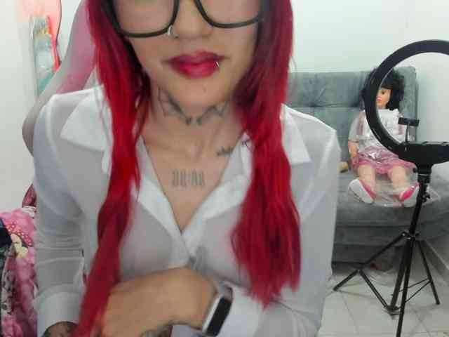Jeniferbody webcam