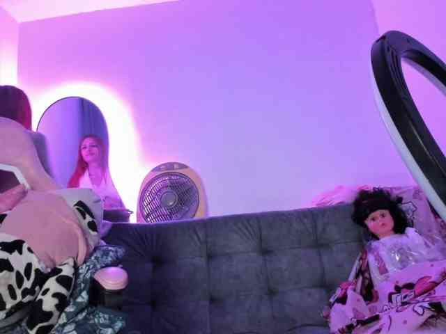 Jeniferbody webcam