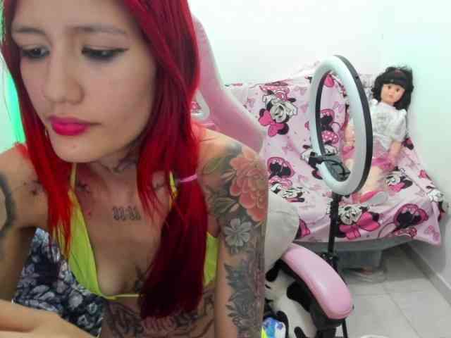 Jeniferbody webcam