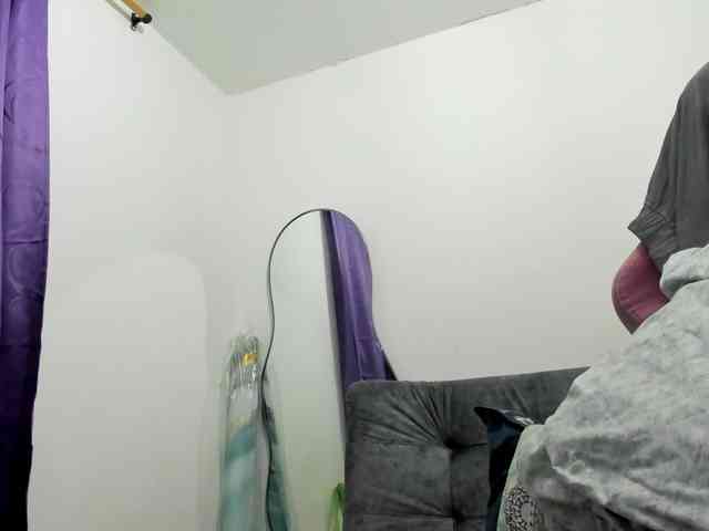 Jeniferbody webcam