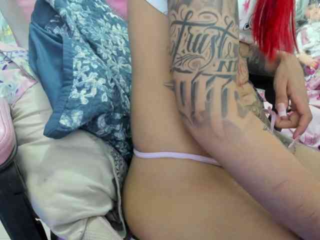 Jeniferbody webcam