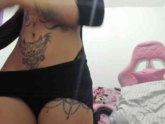 Jeniferbody webcam