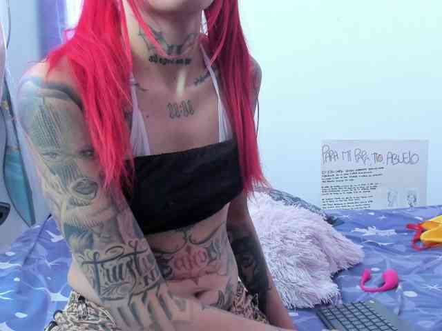 Jeniferbody webcam