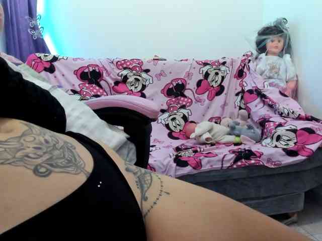 Jeniferbody webcam