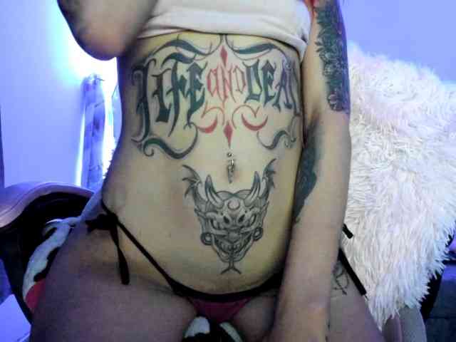 Jeniferbody webcam