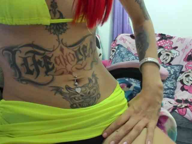 Jeniferbody webcam