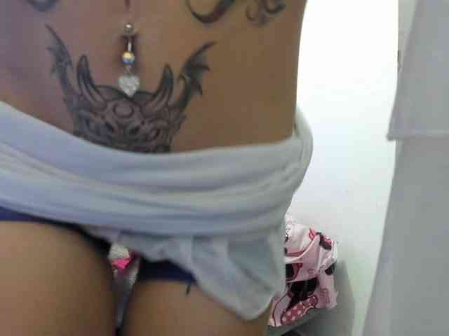 Jeniferbody webcam