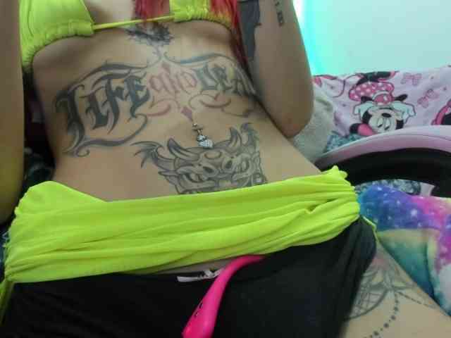 Jeniferbody webcam