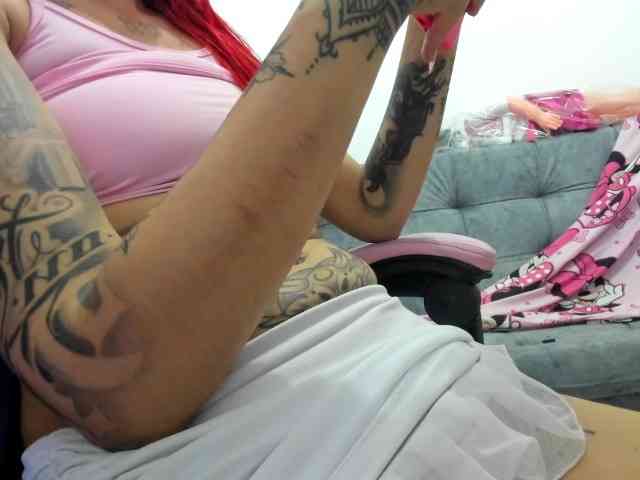 Jeniferbody webcam