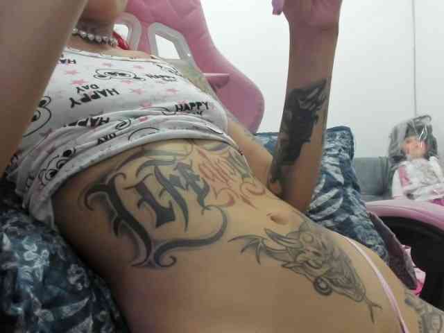 Jeniferbody webcam