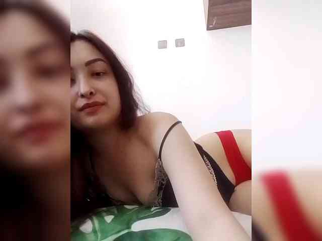 AlisaXCristal webcam
